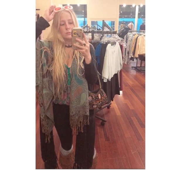 Meet your Posher, Mary O๐ฆ - Picture 6 of 8